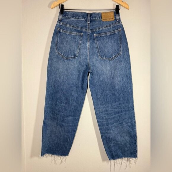 Aritzia Denim Forum The Gia High Rise Carrot 28L Jean size 26 - Picture 4 of 7